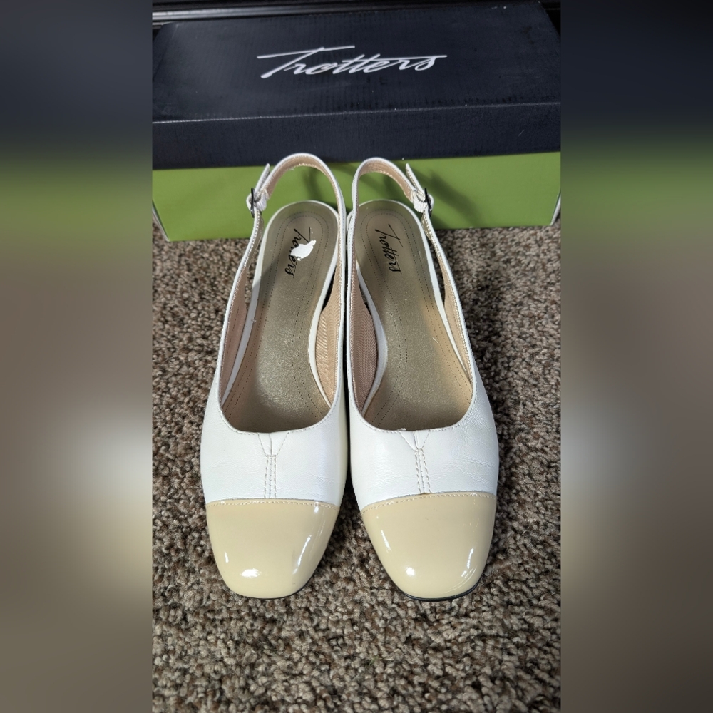 Classic Slingback Heels Trotters DEA Bone Cap Toe Low Heel 9.5N